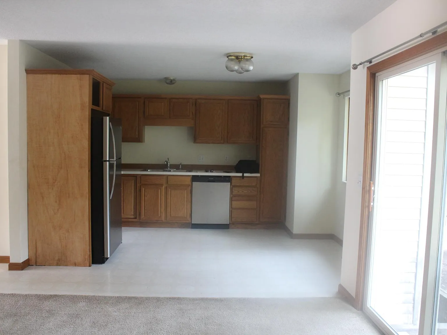 3 bed, 2.5 bath, 1475 sqft, $1,499 — Photo 4