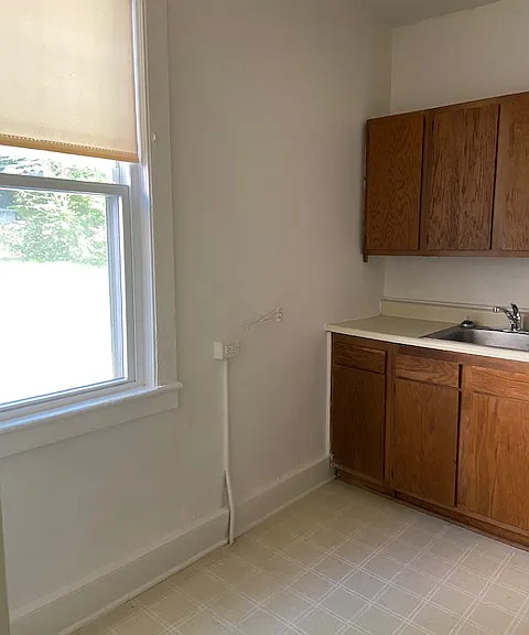 324 Catherine St #2 — Photo 6