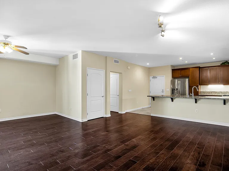629 Traction Ave #616 — Photo 10
