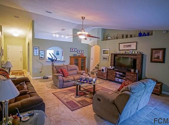 3rd image of 26 Penn Manor Ln