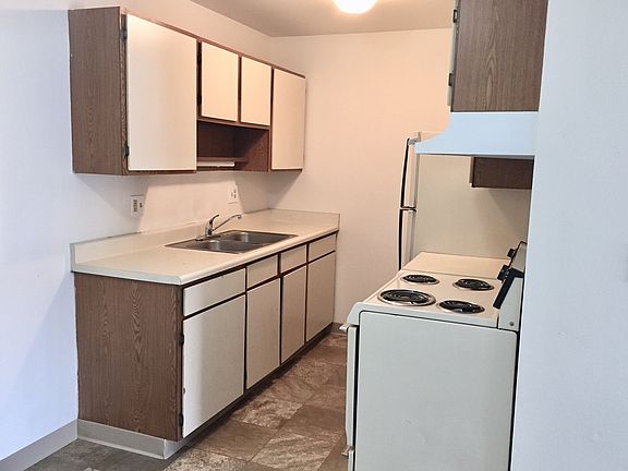 4th image of 908 Pastiche Dr SE APT 9