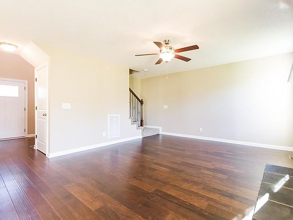 3rd image of 92 Rossview Pl Lot 92