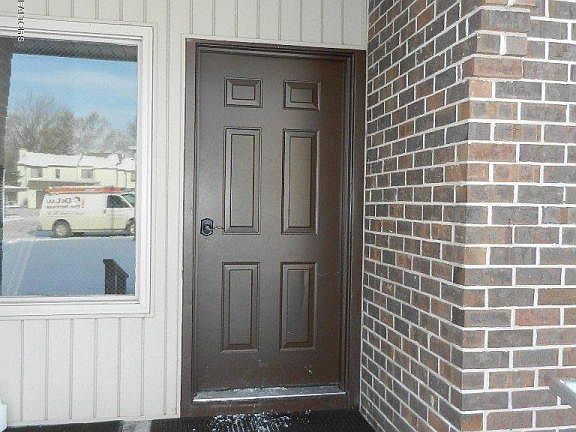 3rd image of 523 Bainbridge Dr APT 35