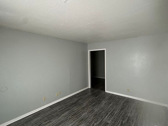4th image of 108 NE Katherine Ave #108E