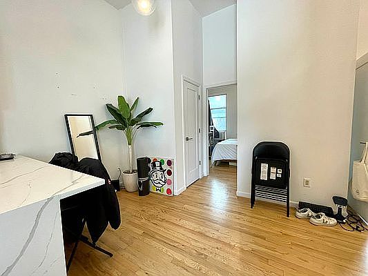 5th image of 50 Grand St APT 5R