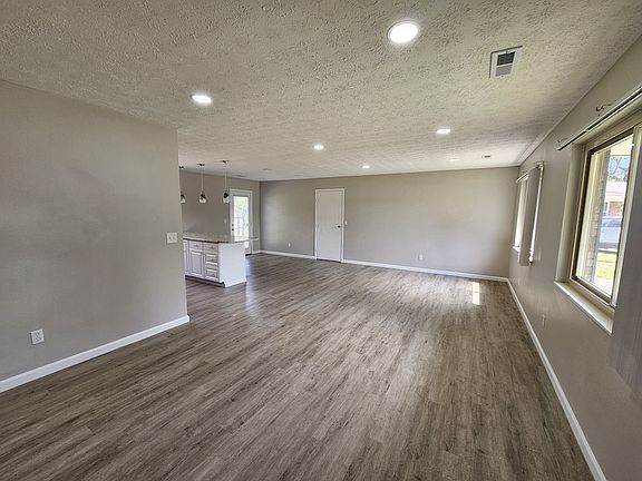3rd image of 7779 Cedar Wood Cir