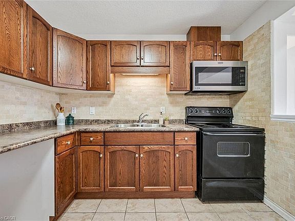 5th image of 93 Washburn Dr