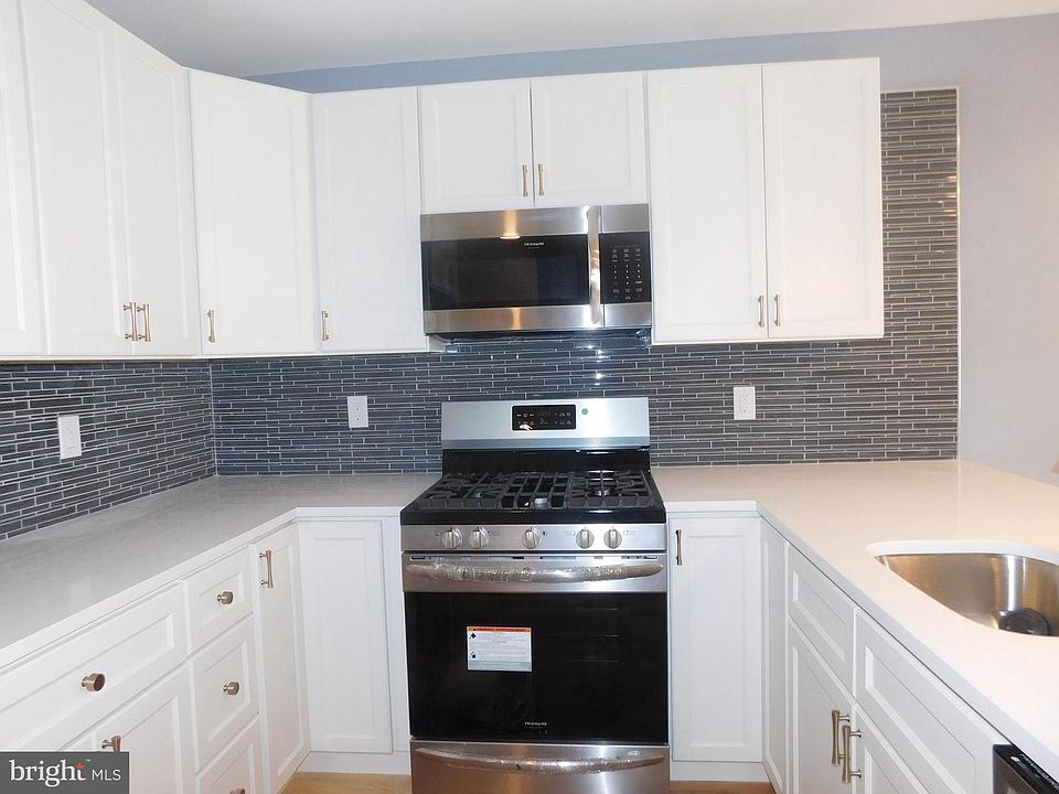 2nd image of 751 S 17th St