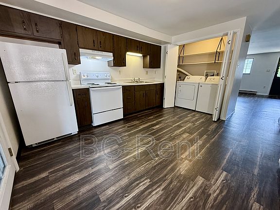 3rd image of 230 W Madison St APT 3