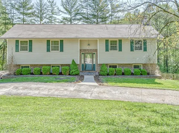 2650 Lake Valley Dr, Cookeville, TN 38506