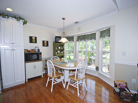 5th image of 578 Madelyn Dr