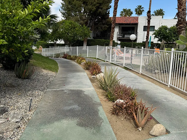 2240 S Palm Canyon Dr — Photo 30