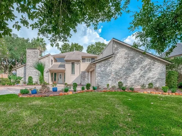 15915 Larkfield Drive, Houston, TX 77059