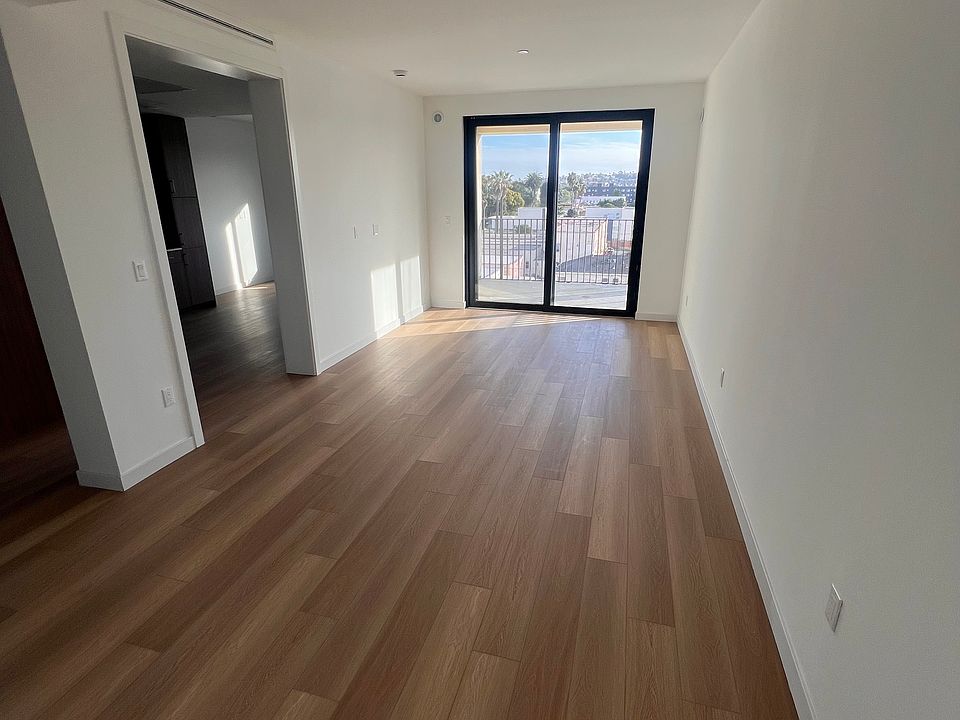 1st image of 2853 West Blvd #501