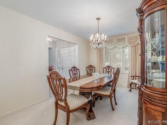 5th image of 8245 Meadowwood Ave