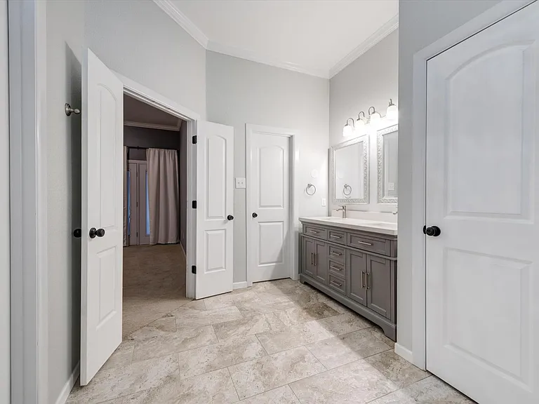2420 Fawkes Ln — Photo 30