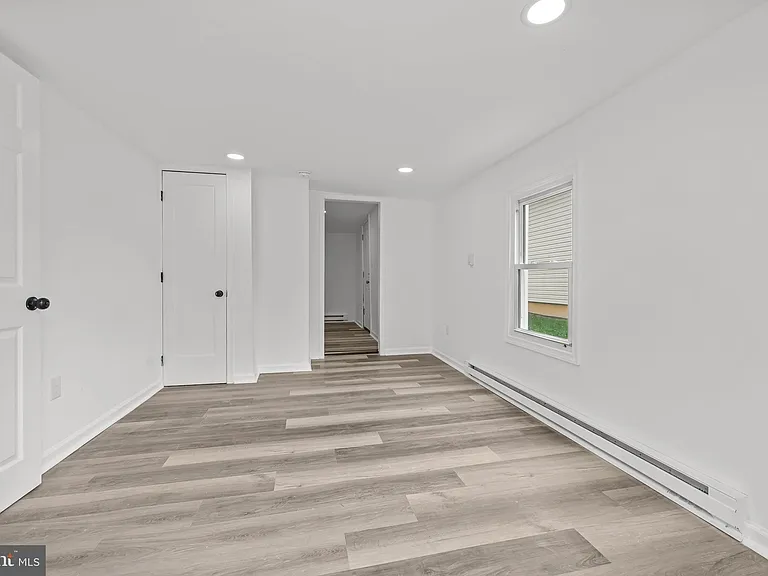 310 Elizabeth St — Photo 7