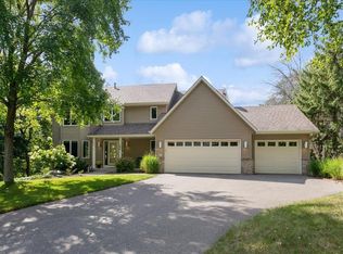 104 Crestridge Dr, Burnsville, MN 55337