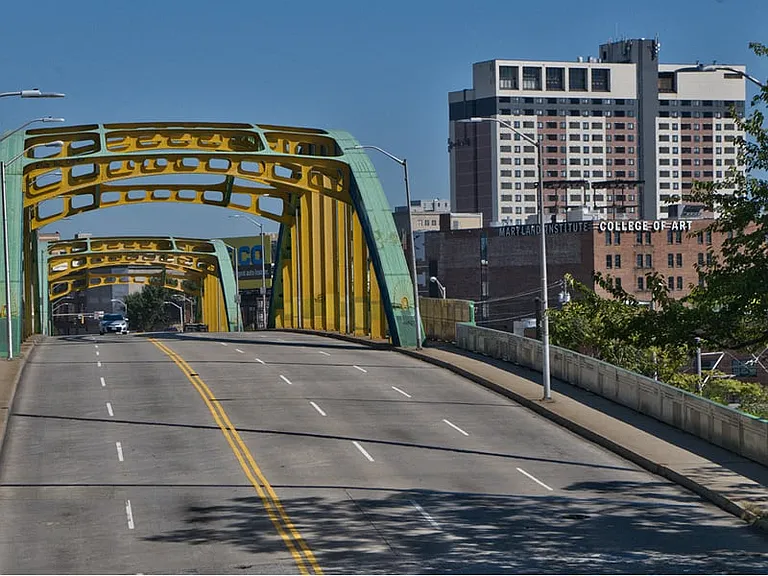 Iconic Howard Street Bridge
