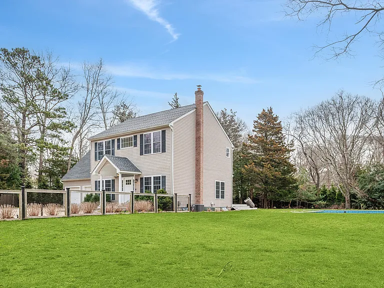 4056 Noyac Rd — Photo 21