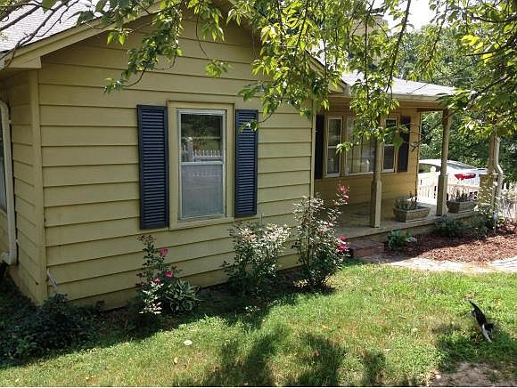 1st image of 336 Oak Dr