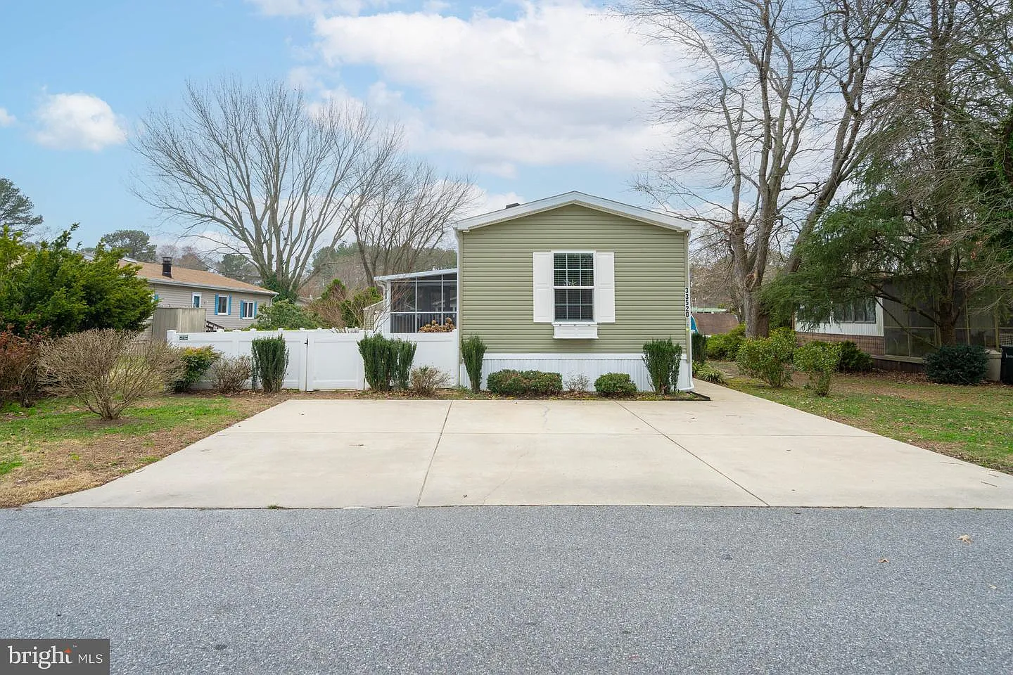 33520 Buttercup St photo 1
