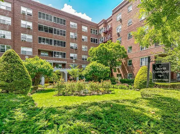 67-38 108th St #C34, Forest Hills, NY 11375