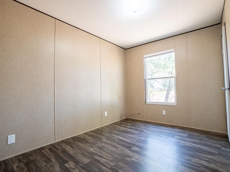 11621 Annandale Rd — Photo 12