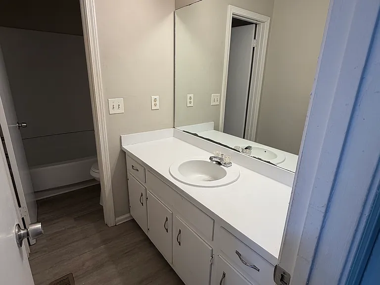 1386 Williamsburg Ln #L — Photo 17