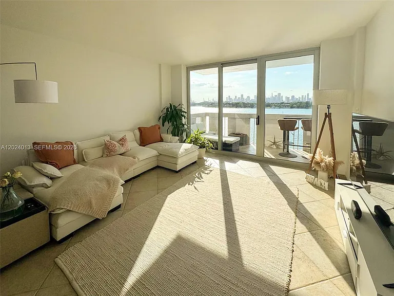 800 West Ave #823 — Photo 4