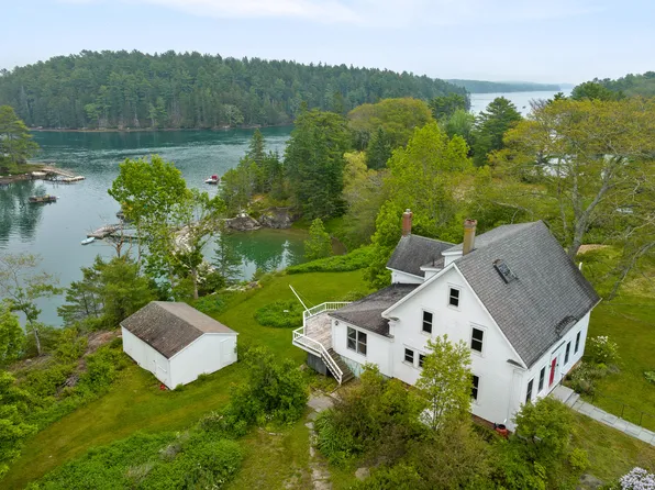 136 Back Narrows Road, Boothbay, ME 04537