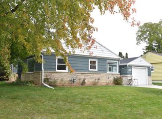 3133 W Rochelle Ave, Glendale, WI 53209