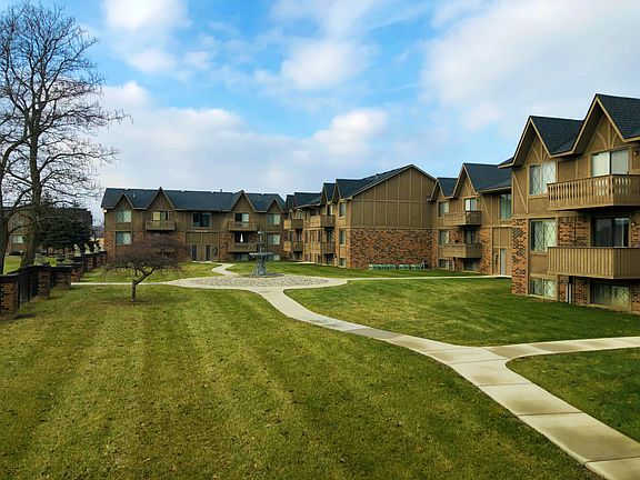 Picturesque Community- Stonehenge Gates in Flint, MI!