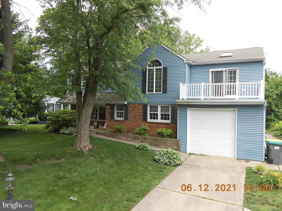 1st image of 107 Decker Dr
