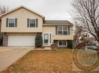 17865 Olive St, Omaha, NE 68136
