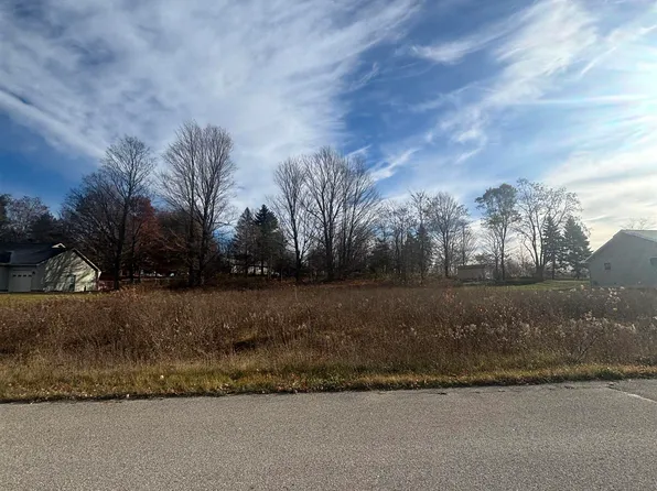 8641 Sun Bay Ct, Williamsburg, MI 49690