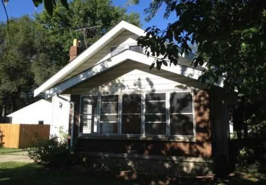 408 Franklin St photo 1