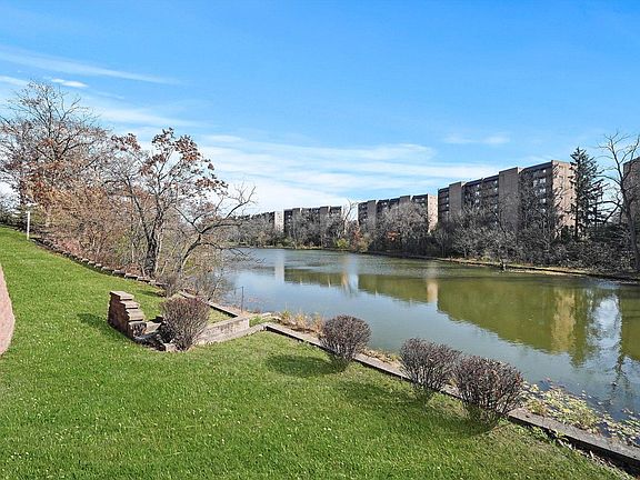 3rd image of 6015 Lakeside Pl