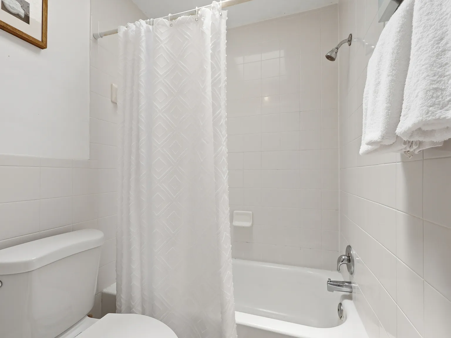 2 bed, 1016 sqft, $2,200 — Photo 2
