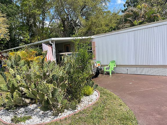 5th image of 4222 Copenhagen St