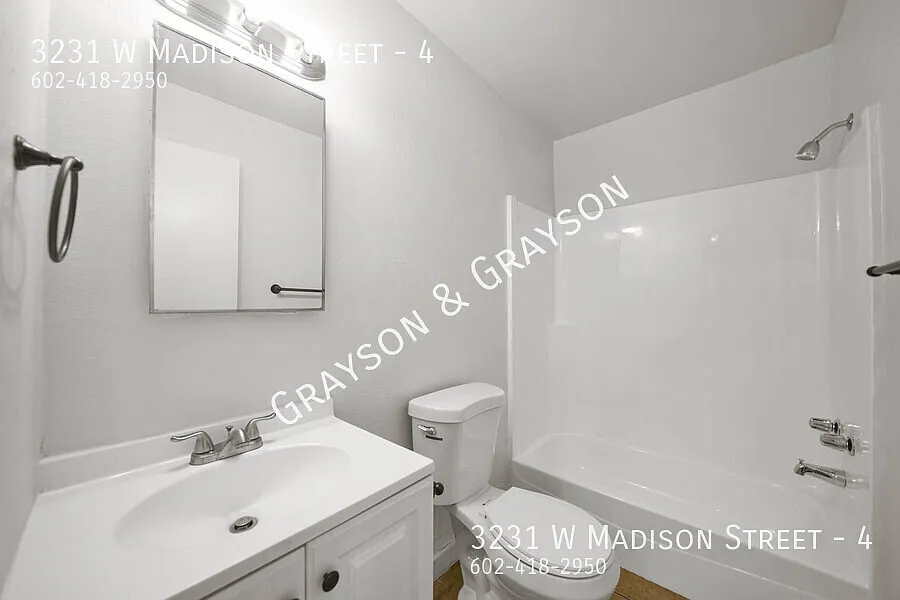 3231 W Madison St