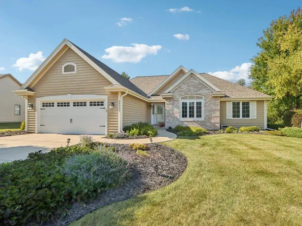 3321 South Highpointe DRIVE, New Berlin, WI 53151
