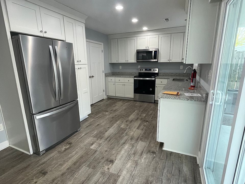 1st image of 1512 Brookwood Cres