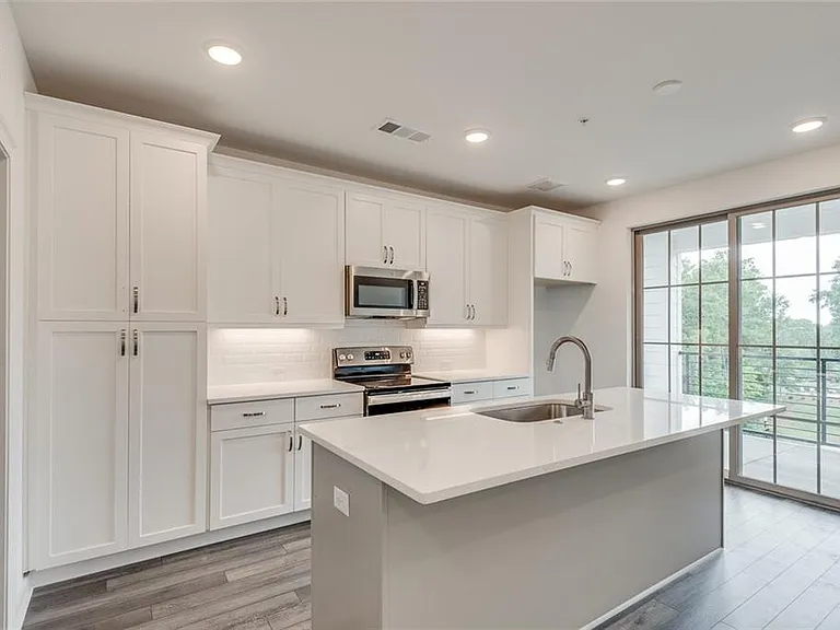 513 Burton Dr #808 — Photo 12