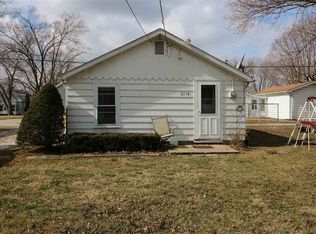 215 Hopkins St, Bartonville, IL 61607