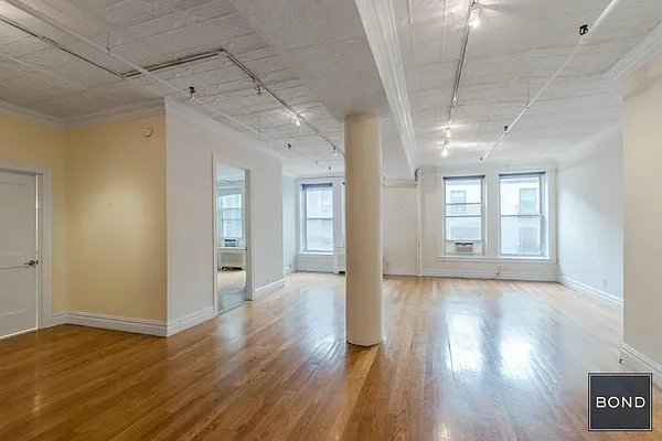 Rented by Bond New York | media 17