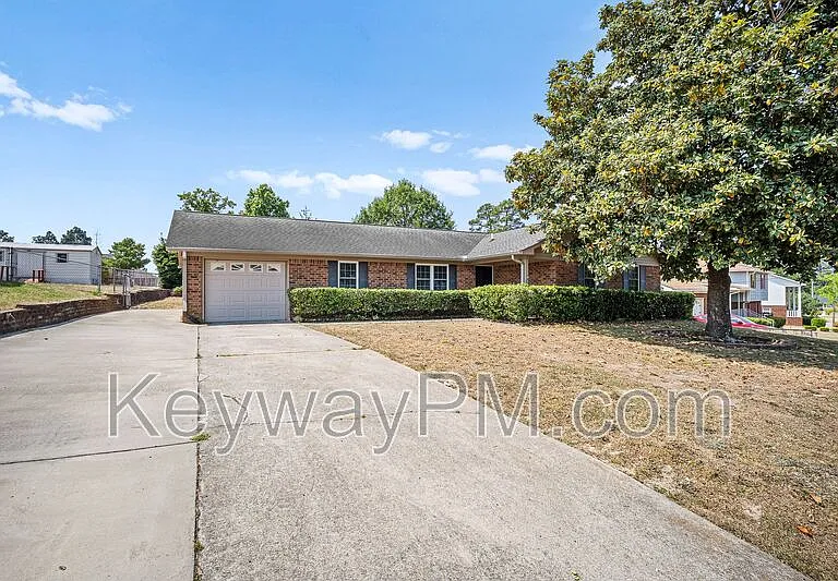 3420 Linderwood Dr — Photo 2