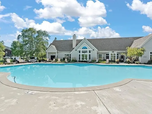 11614 Tomahawk Creek Pkwy APT L, Leawood, KS 66211