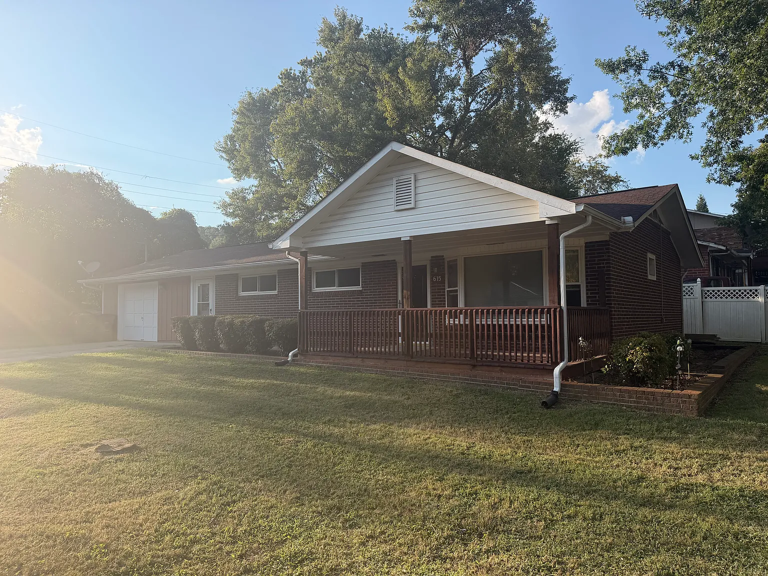 3 bed, 1040 sqft, $1,800 — Photo 3
