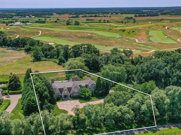 14 Dannielles Way, Water Mill, NY 11976